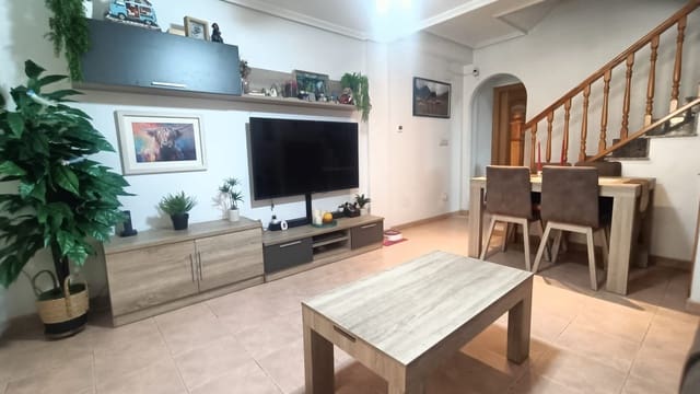 3 soverom Hus til salgs i Guardamar del Segura med svømmebasseng garasje - € 235 000 (Ref: 10088971)