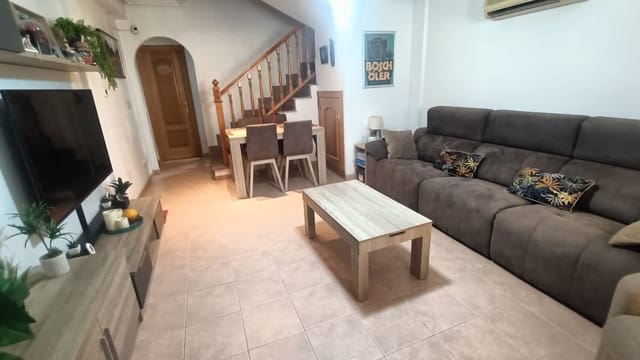 3 soverom Hus til salgs i Guardamar del Segura med svømmebasseng garasje - € 235 000 (Ref: 10088971)