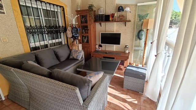3 soverom Hus til salgs i Guardamar del Segura med svømmebasseng garasje - € 235 000 (Ref: 10088971)