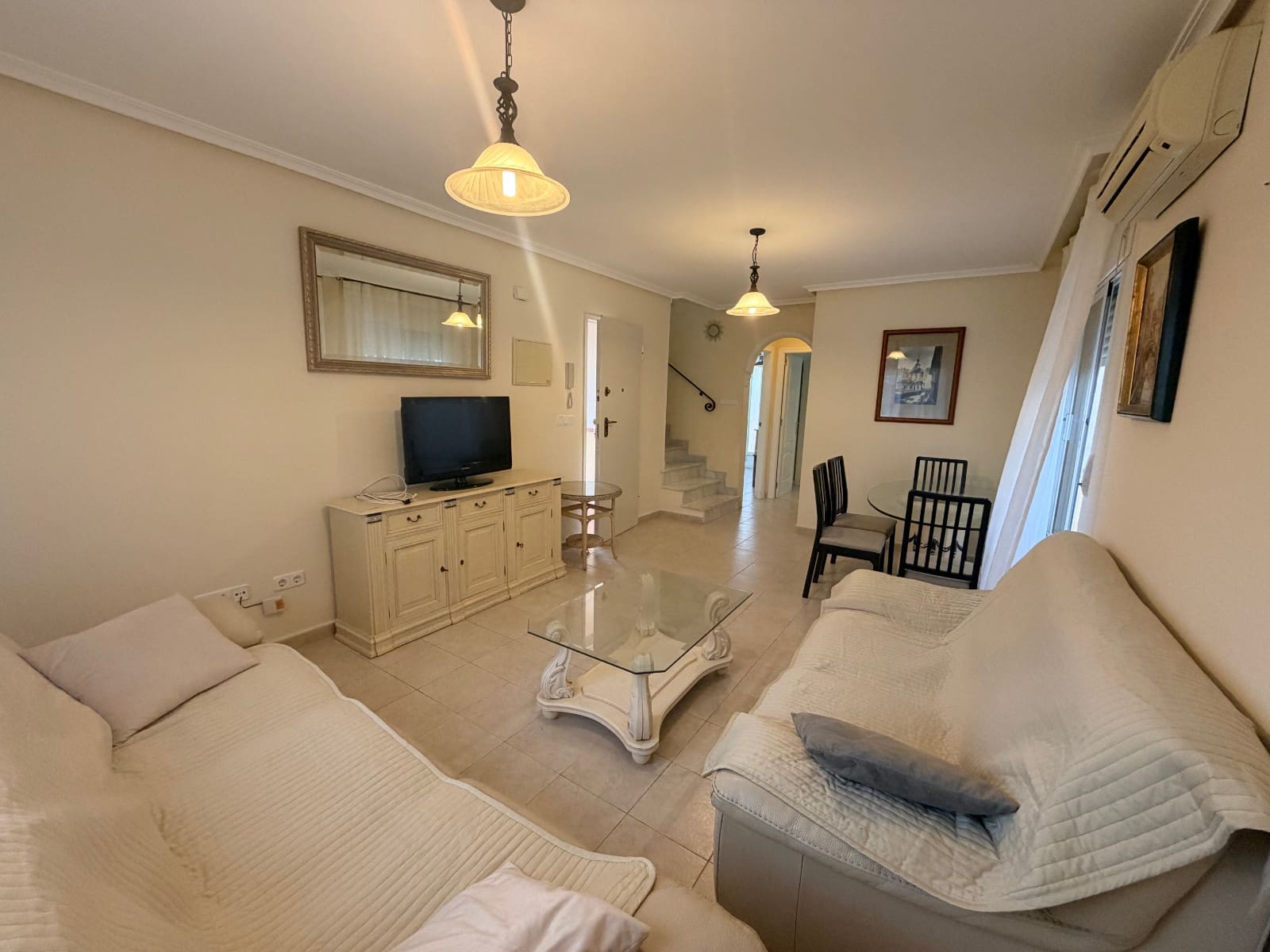 3 soverom Villa til leie i Ciudad Quesada med svømmebasseng - € 1 300 (Ref: 10091383)
