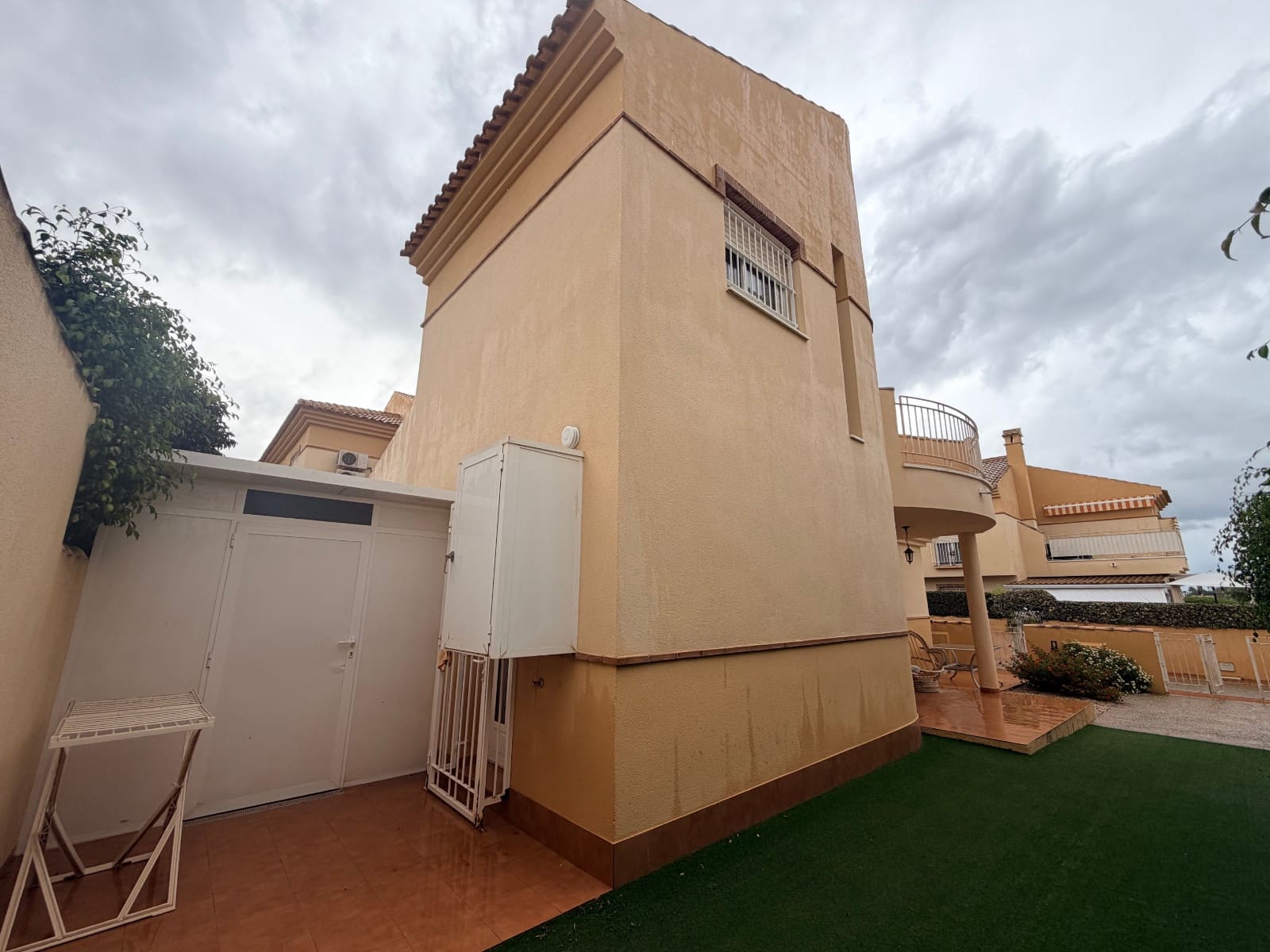 3 soverom Villa til leie i Ciudad Quesada med svømmebasseng - € 1 300 (Ref: 10091383)