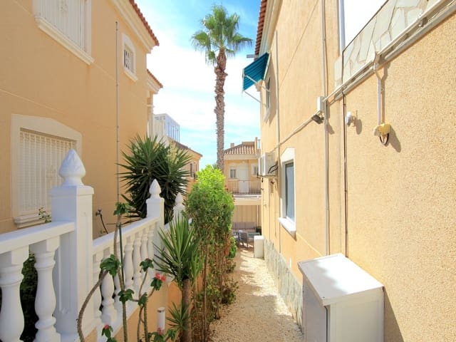 5 soveværelse Villa til salg i Villamartin, Orihuela - € 269.000 (Ref: 10097561)