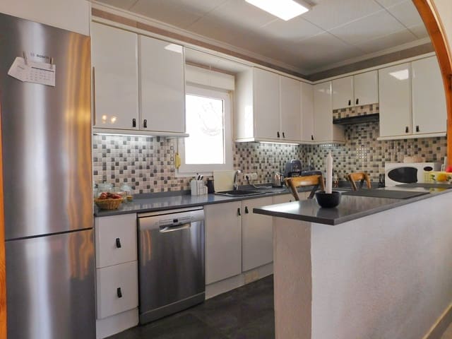 3 soveværelse Villa til salg i San Luis, Torrevieja med swimmingpool - € 399.900 (Ref: 10097564)