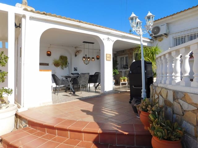 3 soveværelse Villa til salg i San Luis, Torrevieja med swimmingpool - € 399.900 (Ref: 10097564)