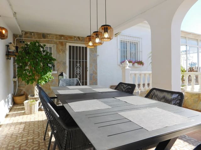 3 soveværelse Villa til salg i San Luis, Torrevieja med swimmingpool - € 399.900 (Ref: 10097564)
