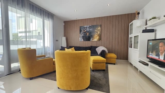 6 soveværelse Villa til salg i Villamartin, Orihuela med swimmingpool garage - € 546.950 (Ref: 10097572)