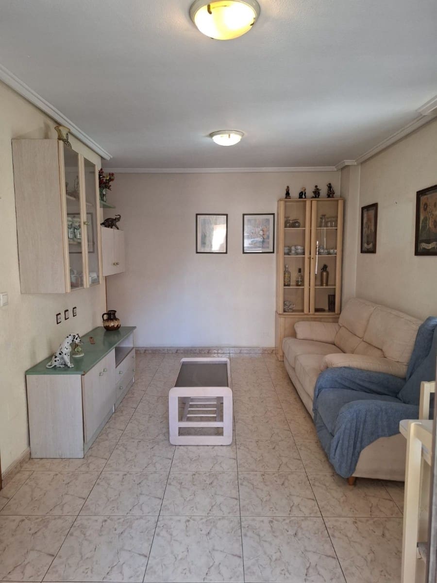 2 Zimmer Strandapartment zu verkaufen in Guardamar del Segura mit Garage - 155.000 € (Ref: 10097576)