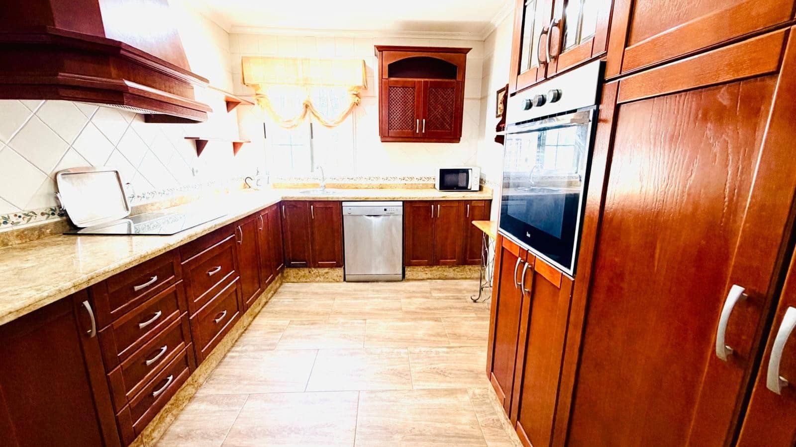4 bedroom Villa for sale in Crevillente / Crevillent with pool garage - € 300,000 (Ref: 10108868)