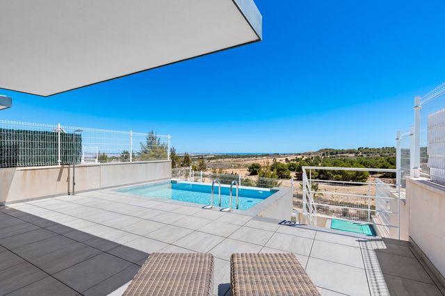5 Zimmer Villa zu verkaufen in San Miguel de Salinas mit Pool - 499.990 € (Ref: 10114526)