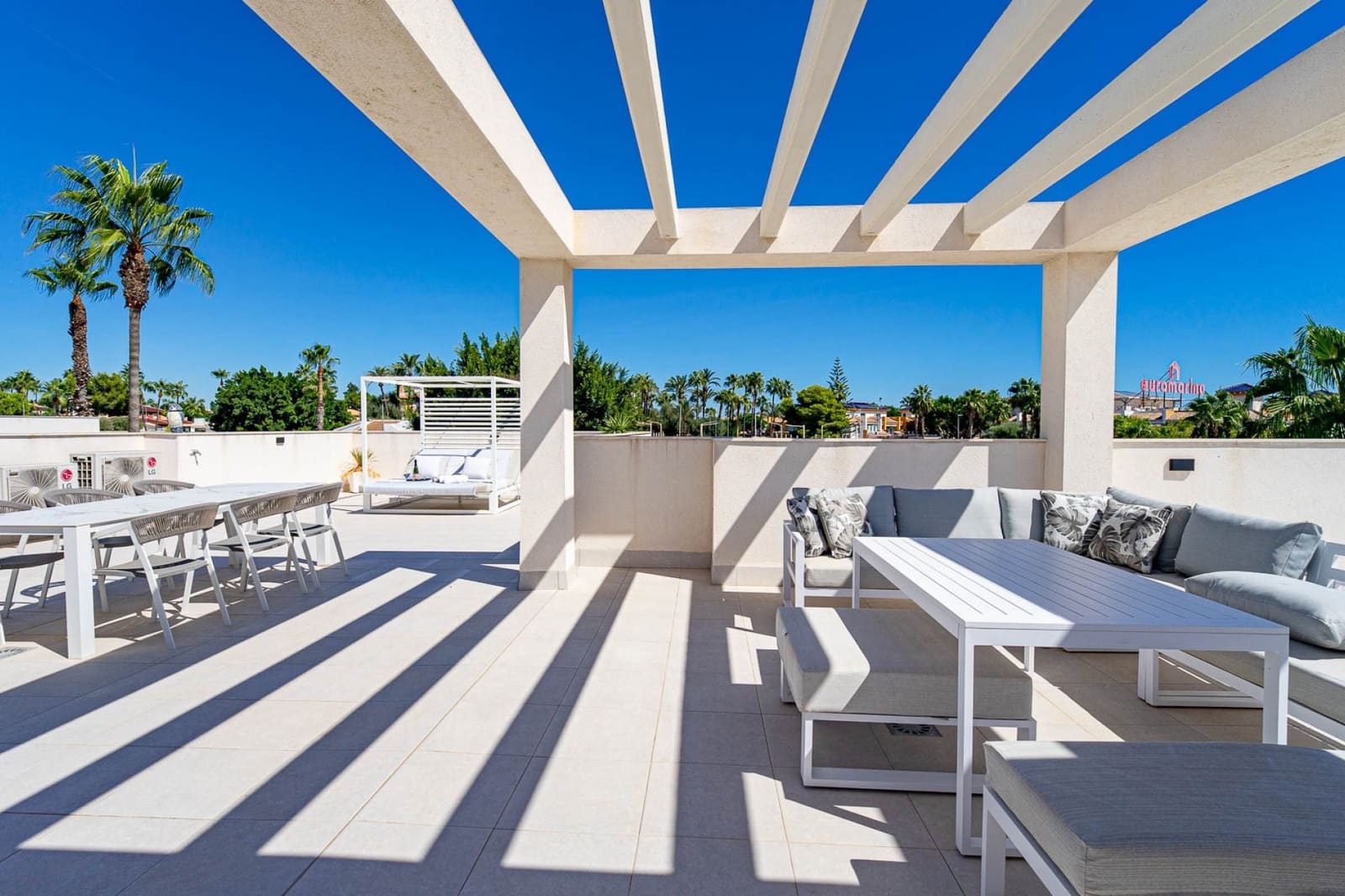3 soveværelse Villa til salg i Dona Pepa med swimmingpool garage - € 835.000 (Ref: 10114535)