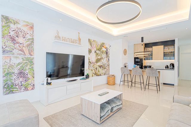 3 soveværelse Villa til salg i Doña Pepa, Rojales med swimmingpool garage - € 835.000 (Ref: 10114535)
