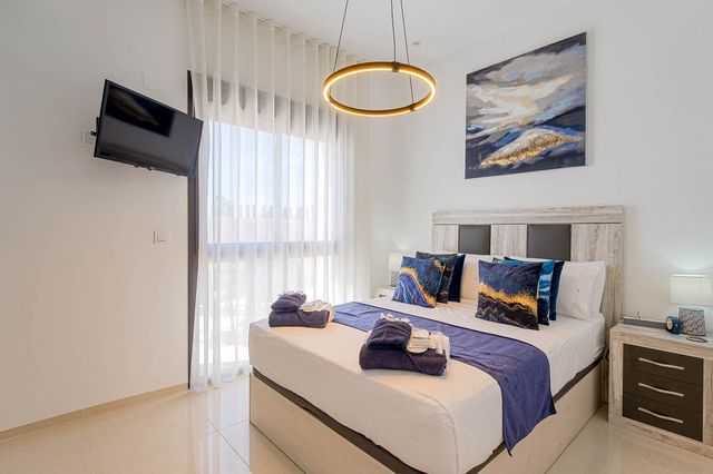 Chalet de 3 habitaciones en Doña Pepa, Rojales en venta con piscina garaje - 835.000 € (Ref: 10114535)