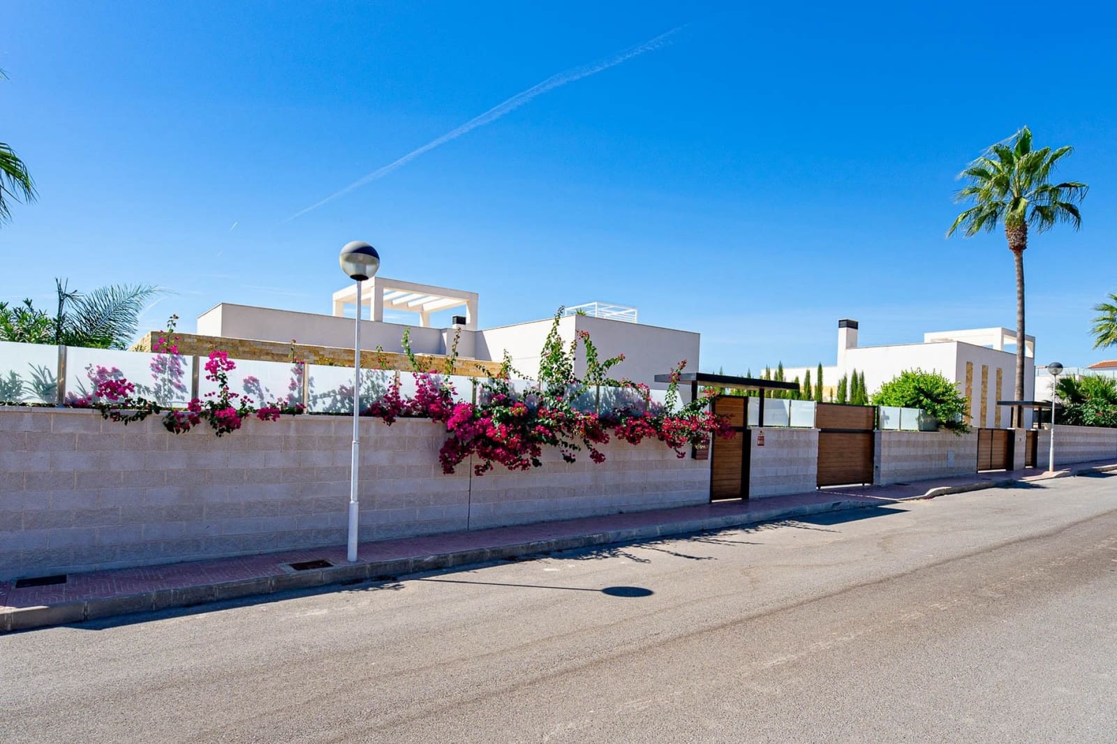 3 soveværelse Villa til salg i Dona Pepa med swimmingpool garage - € 835.000 (Ref: 10114535)