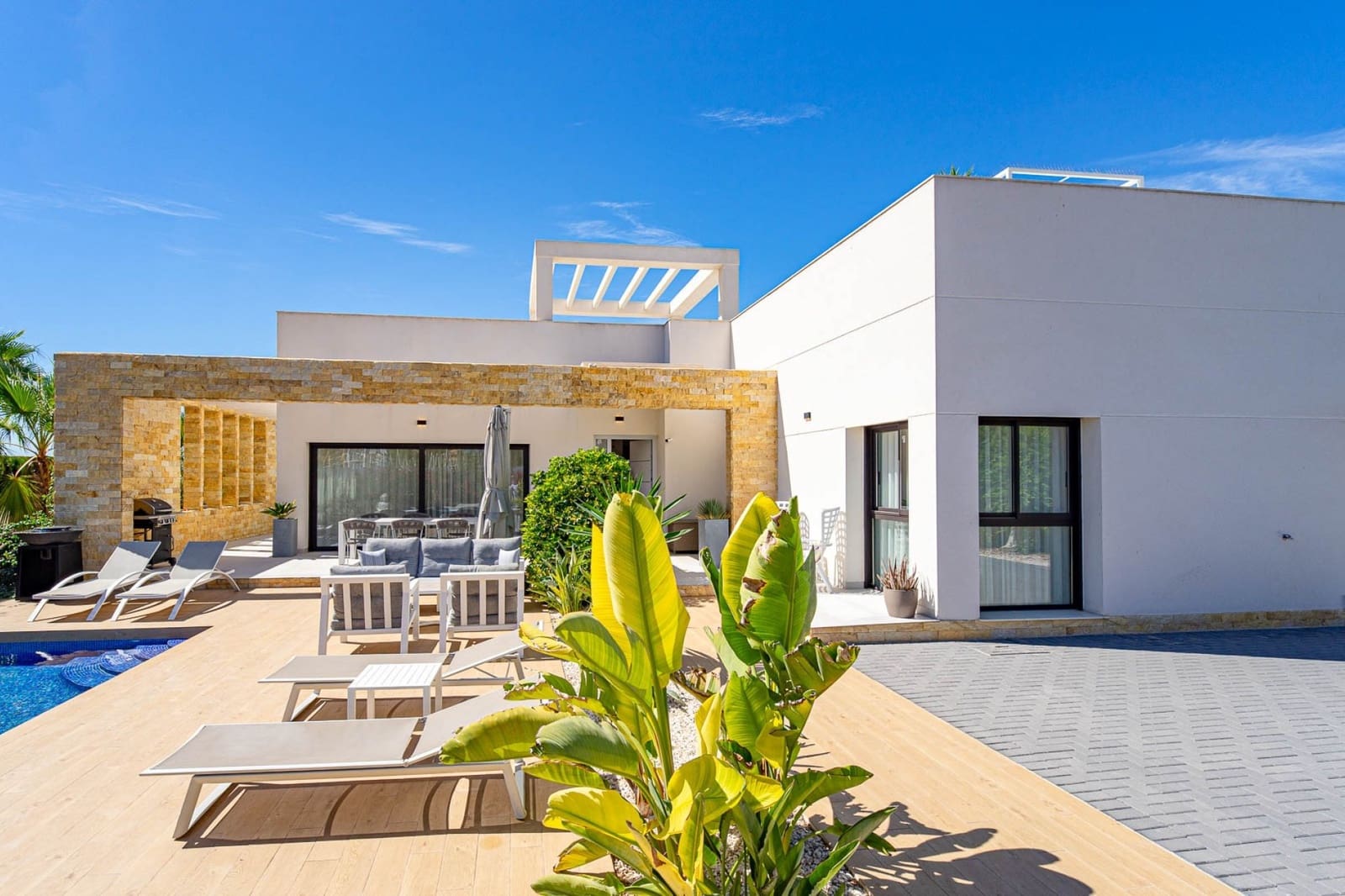 3 soveværelse Villa til salg i Dona Pepa med swimmingpool garage - € 835.000 (Ref: 10114535)