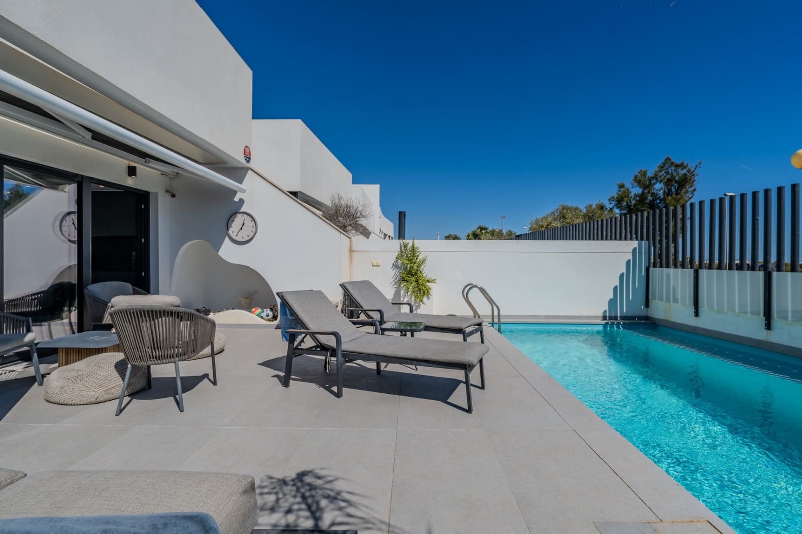 4 bedroom Villa for sale in Guardamar del Segura with pool garage - € 600,000 (Ref: 10114536)
