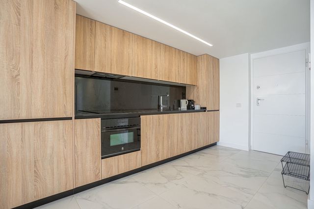 2 makuuhuone Ranta-asunto myytävänä paikassa Punta Prima, Orihuela mukana uima-altaan 
autotalli - 499 000 € (Ref: 10114550)