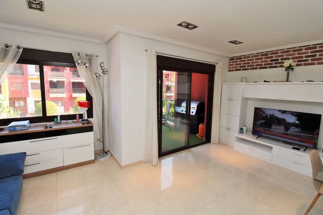2 makuuhuone Asunto myytävänä paikassa Cabo Roig, Orihuela mukana uima-altaan 
autotalli - 229 900 € (Ref: 10114552)