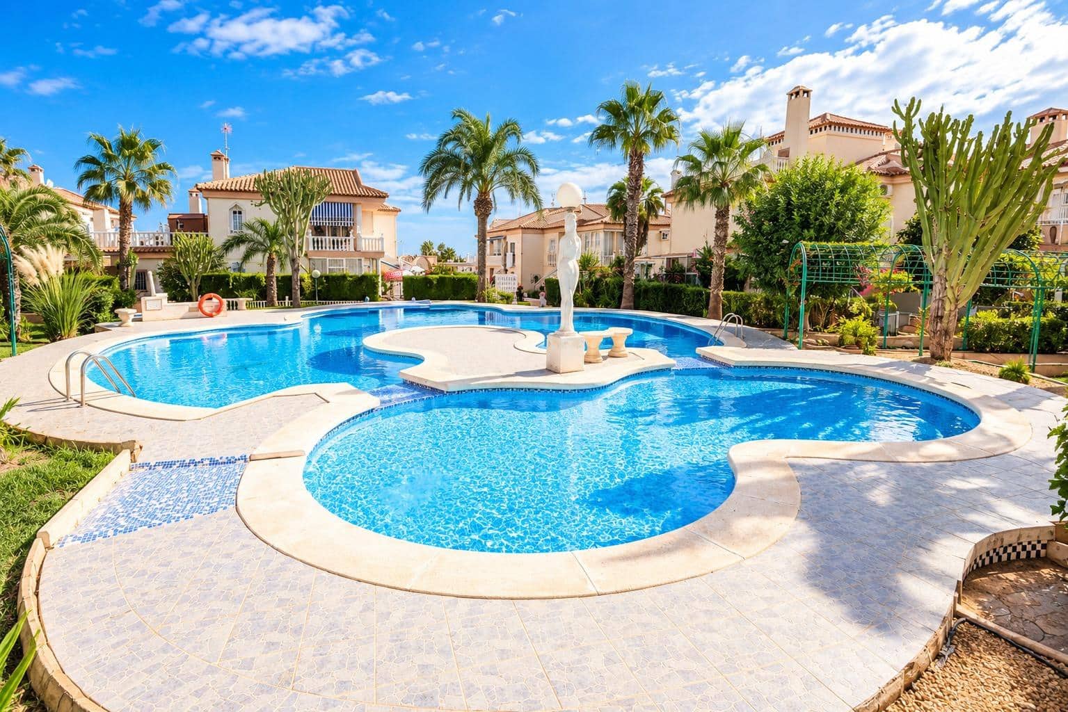 2 bedroom Flat for sale in Los Altos with pool - € 175,000 (Ref: 10118747)