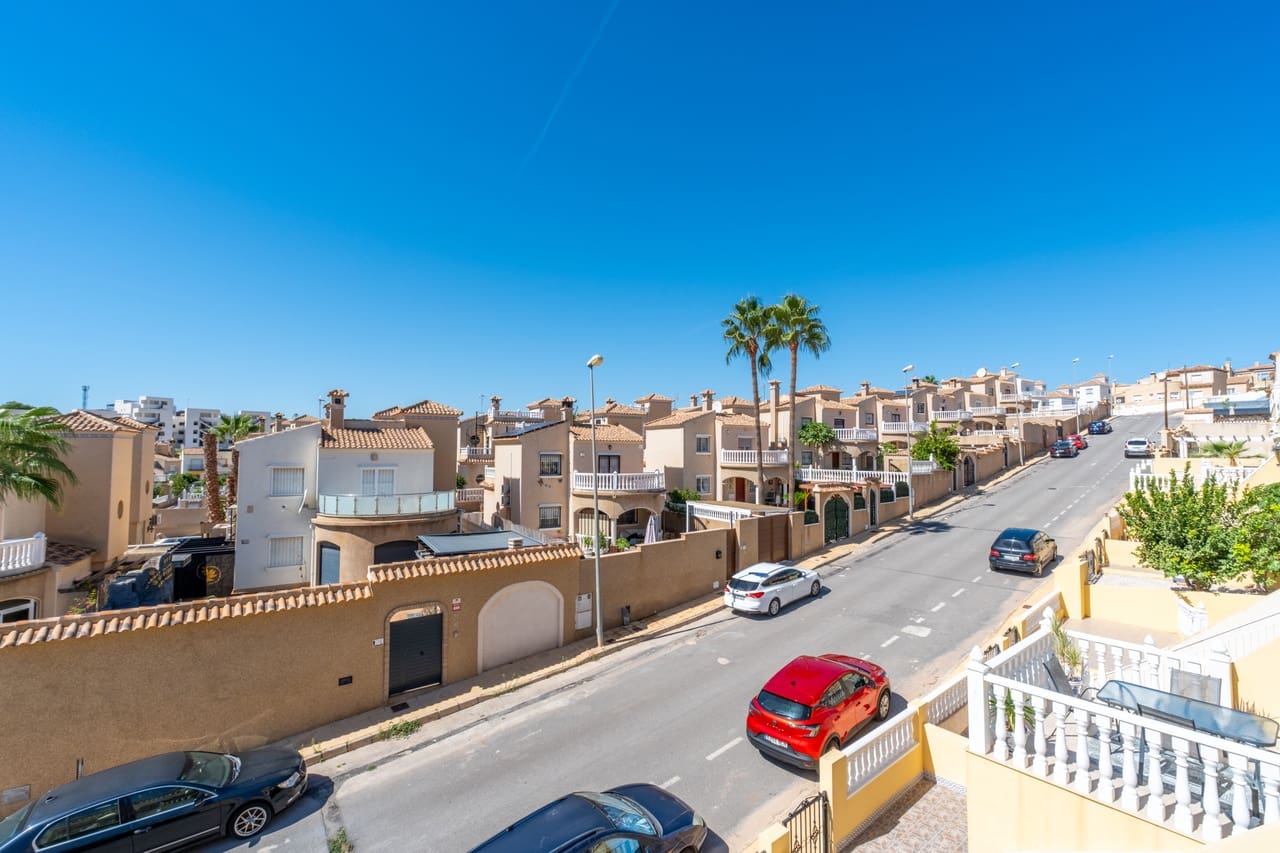Casa de 2 habitaciones en Villamartin en venta con piscina garaje - 229.800 € (Ref: 10118934)