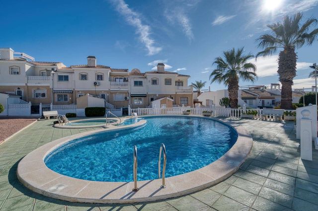 2 Zimmer Reihenhaus zu verkaufen in Benijófar mit Pool - 205.000 € (Ref: 10118936)