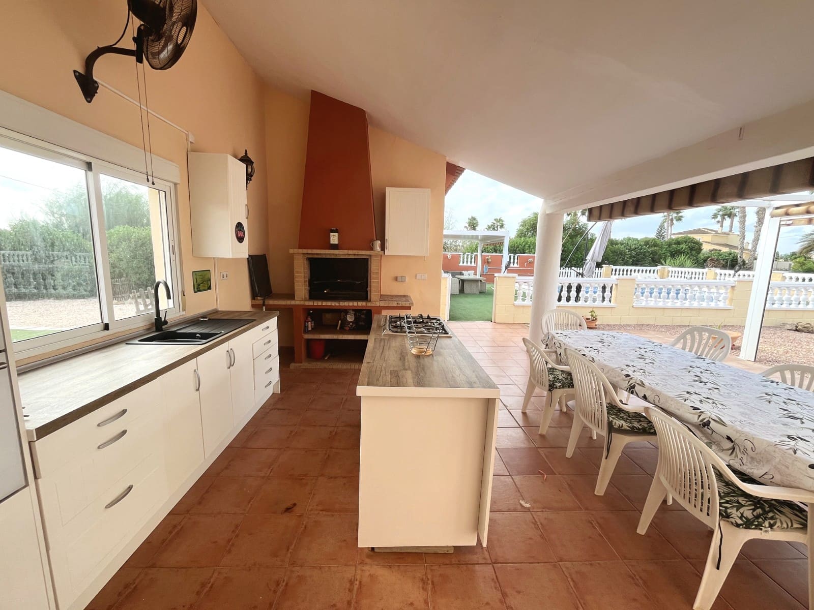 3 bedroom Villa for sale in Daya Vieja with pool garage - € 650,000 (Ref: 10132395)