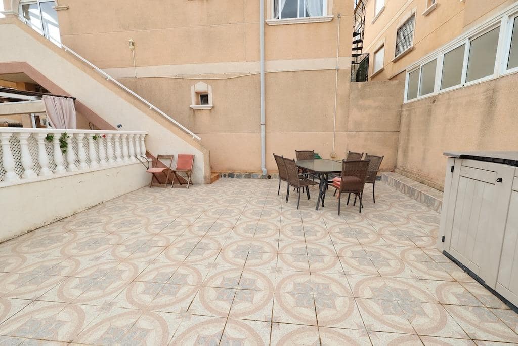 2 quarto Bungalow para venda em La Zenia com piscina garagem - 165 000 € (Ref: 10135660)