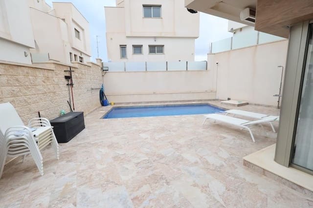 3 soveværelse Villa til salg i Villamartin, Orihuela med swimmingpool garage - € 450.000 (Ref: 10159192)