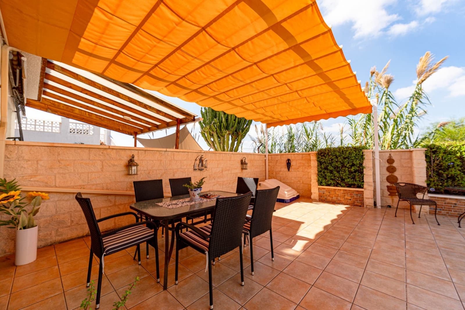 4 bedroom Townhouse for sale in Ciudad Quesada with pool garage - € 299,900 (Ref: 10160950)