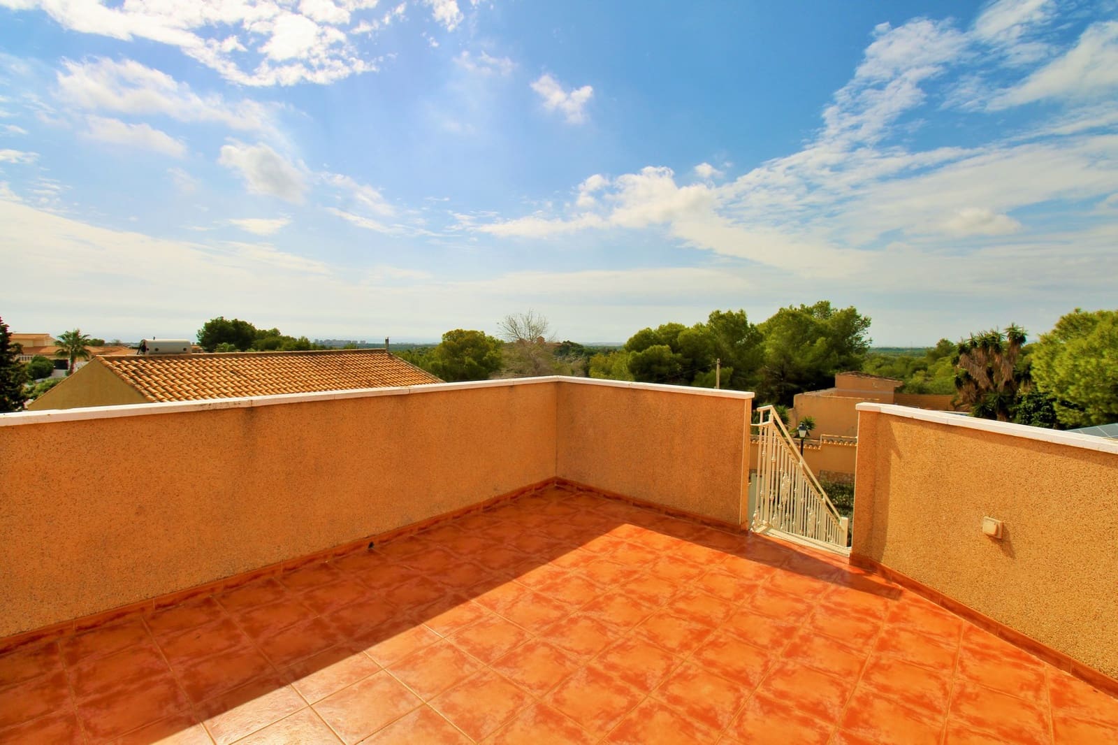 3 bedroom Villa for sale in Villamartin with pool garage - € 599,000 (Ref: 10160955)