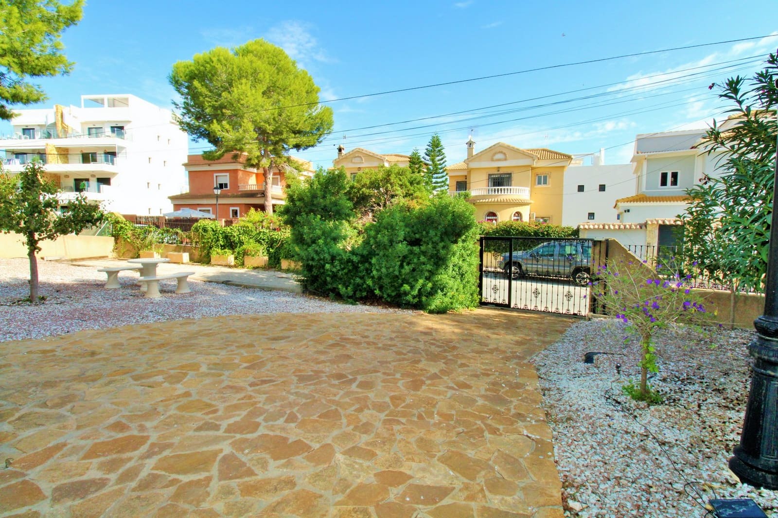 3 bedroom Villa for sale in Villamartin with pool garage - € 599,000 (Ref: 10160955)