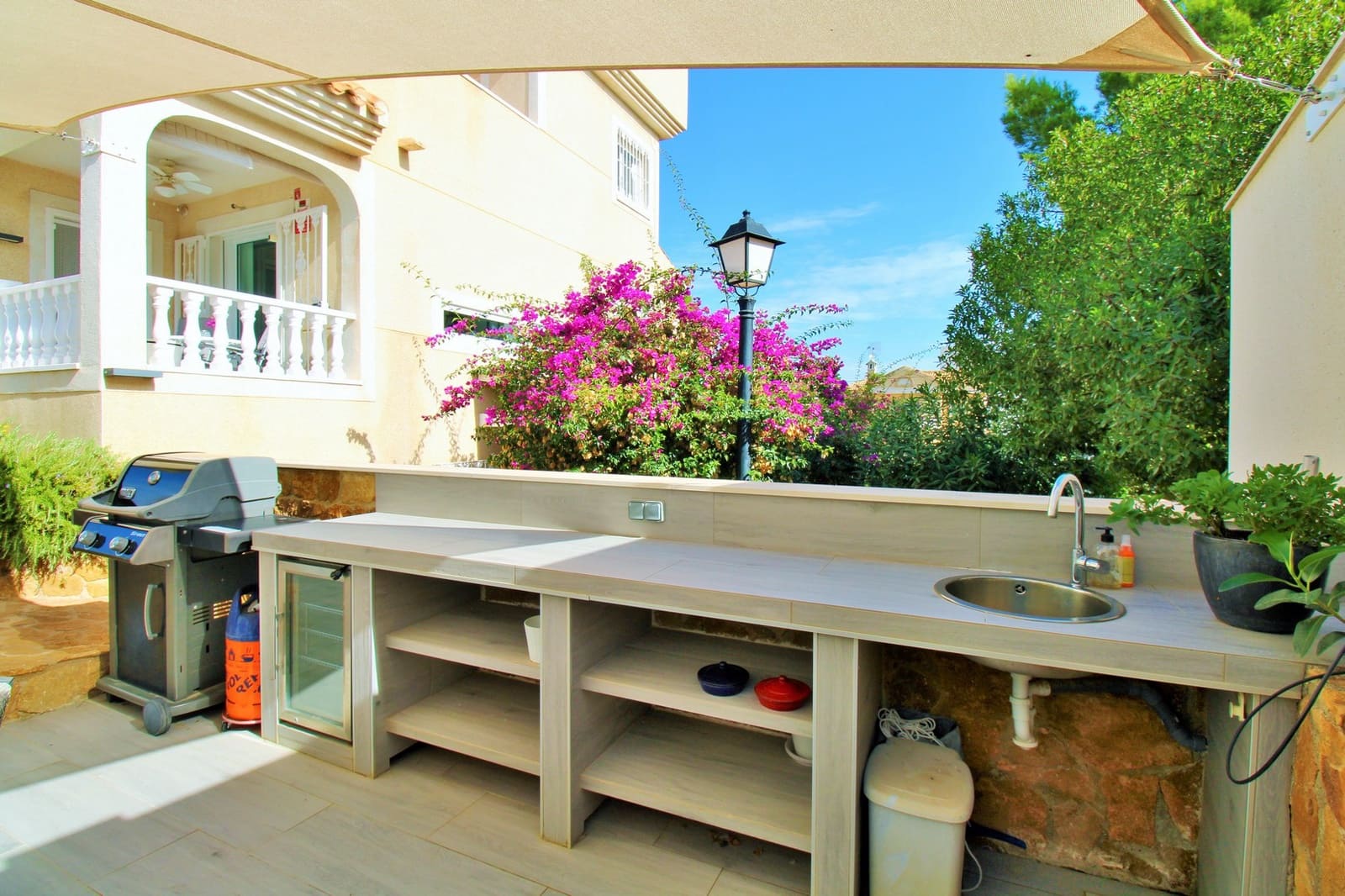 3 bedroom Villa for sale in Villamartin with pool garage - € 599,000 (Ref: 10160955)
