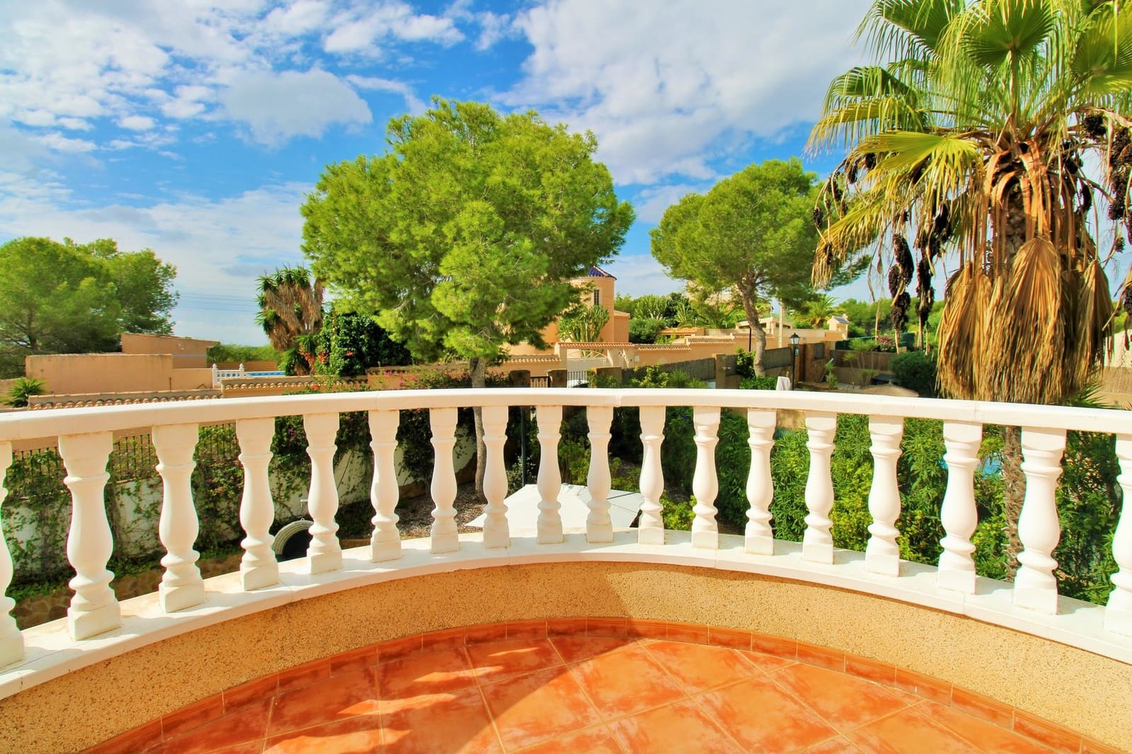 3 bedroom Villa for sale in Villamartin with pool garage - € 599,000 (Ref: 10160955)