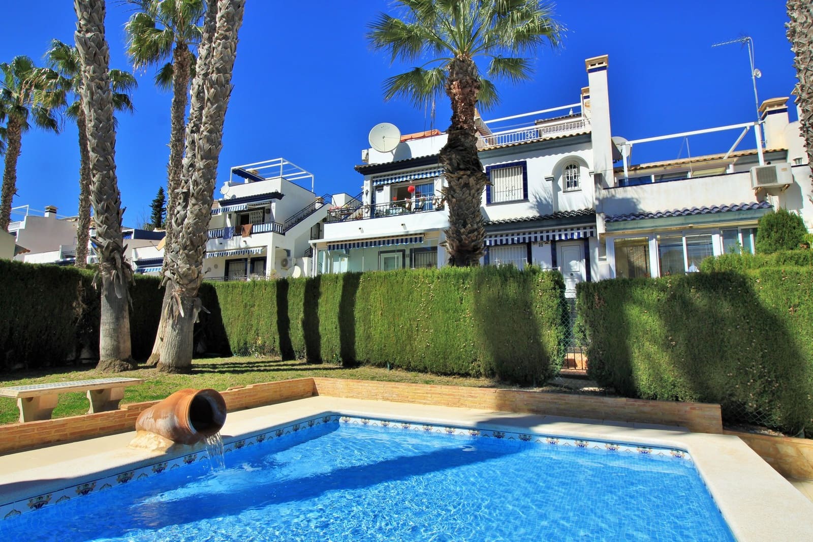 Casa de 2 habitaciones en Villamartin en venta con piscina - 219.950 € (Ref: 10160957)