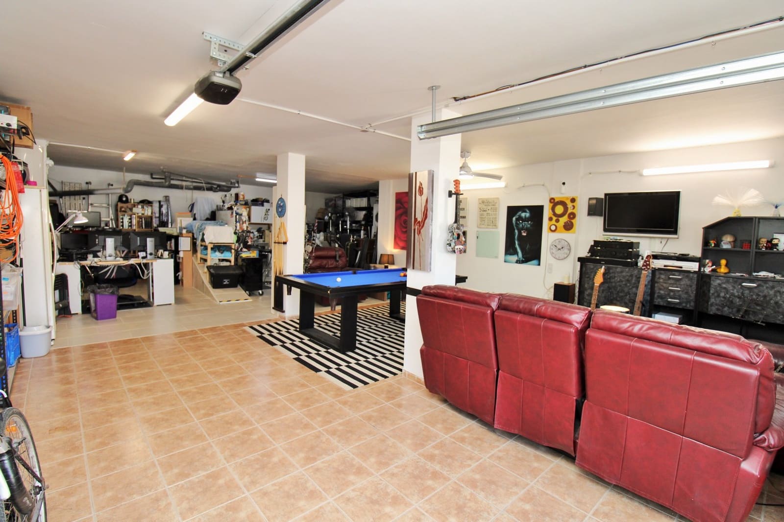 3 bedroom Villa for sale in Villamartin with pool garage - € 299,950 (Ref: 10160963)