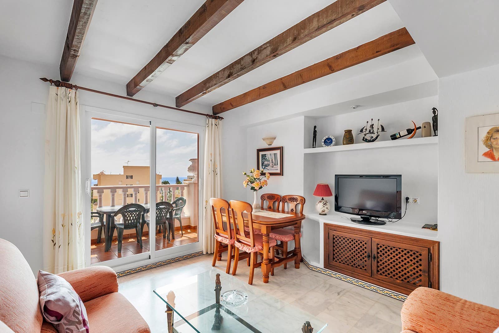 Apartamento Playa de 2 habitaciones en Torrevieja en venta con piscina garaje - 269.500 € (Ref: 10160972)