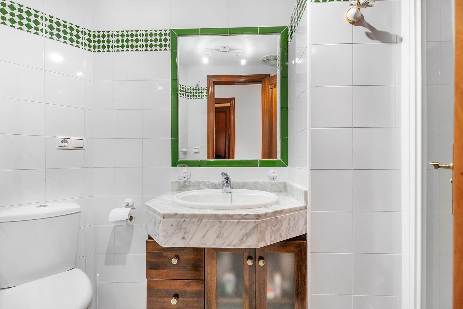 Apartamento Playa de 2 habitaciones en Torrevieja en venta con piscina garaje - 269.500 € (Ref: 10160972)