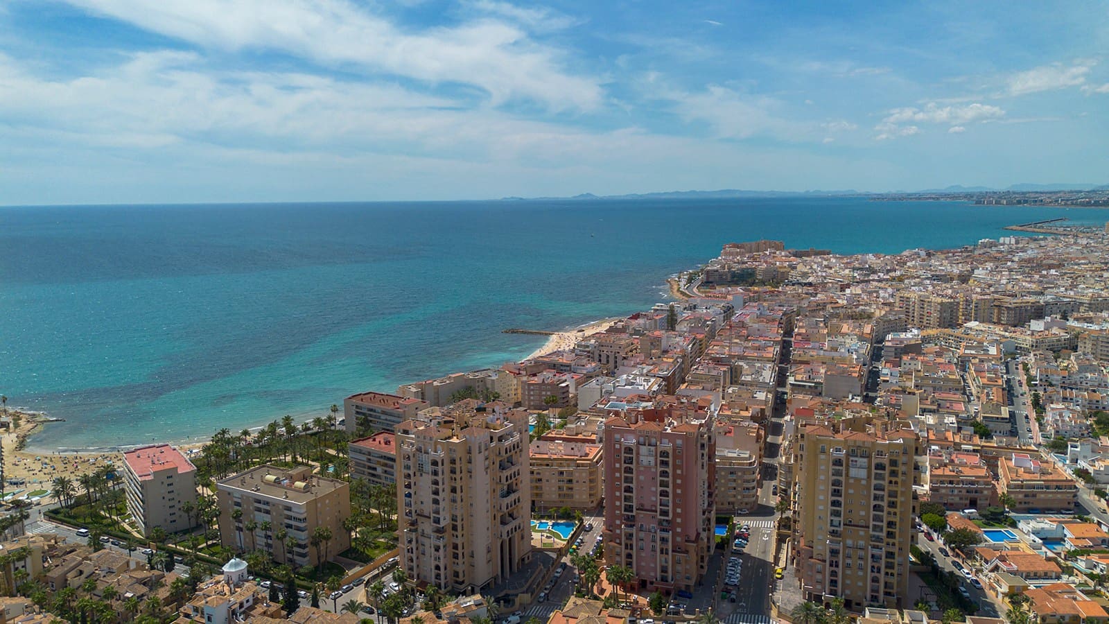 Apartamento Playa de 2 habitaciones en Torrevieja en venta con piscina garaje - 269.500 € (Ref: 10160972)
