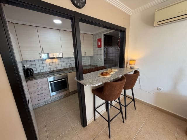 2 slaapkamer Strandappartement te koop in Puerto Deportivo, Guardamar del Segura met zwembad garage - € 195.000 (Ref: 10160973)