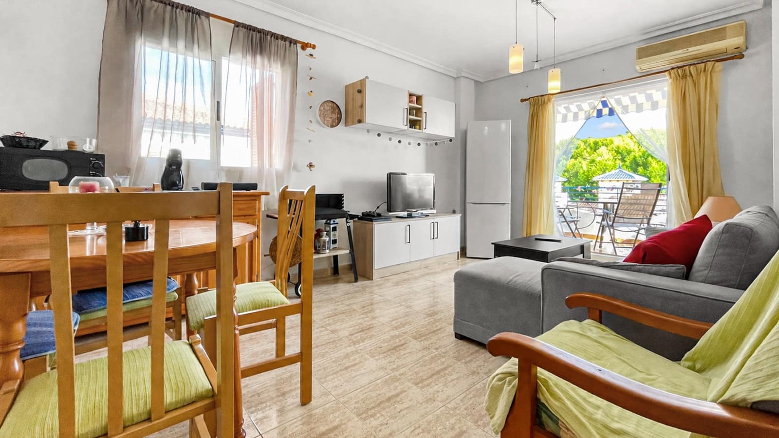 2 slaapkamer Strandappartement te koop in Pilar de la Horadada met zwembad - € 189.900 (Ref: 10160976)