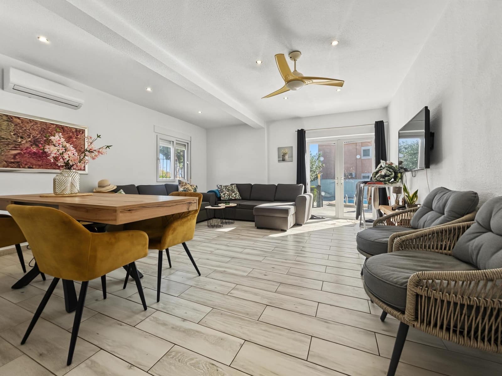 2 soveværelse Villa til salg i Pinar de Campoverde med swimmingpool - € 295.000 (Ref: 10161134)