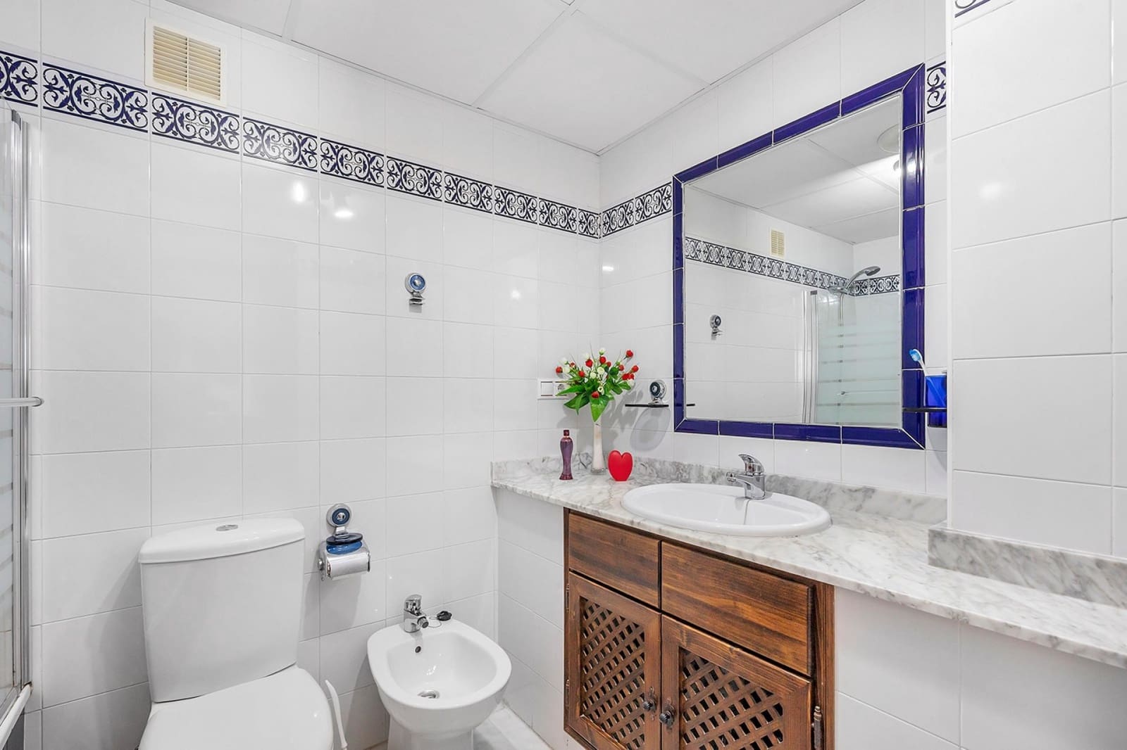 Apartamento Playa de 2 habitaciones en Torrevieja en venta con piscina garaje - 269.500 € (Ref: 10162601)