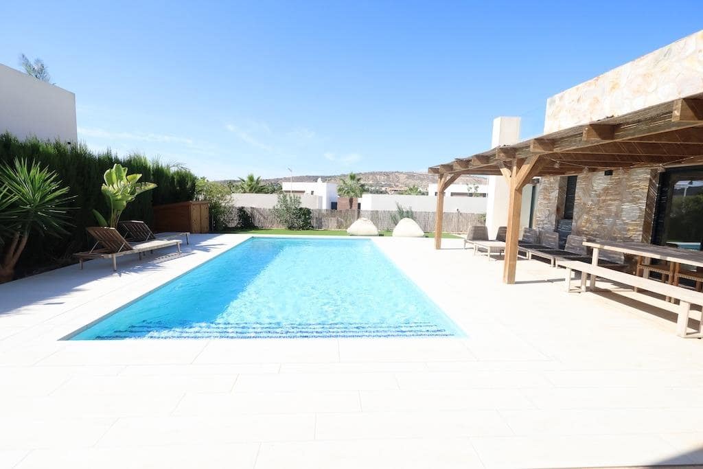 3 sypialnia Willa na sprzedaż w Algorfa z basenem garażem - 620 000 € (Ref: 10162602)