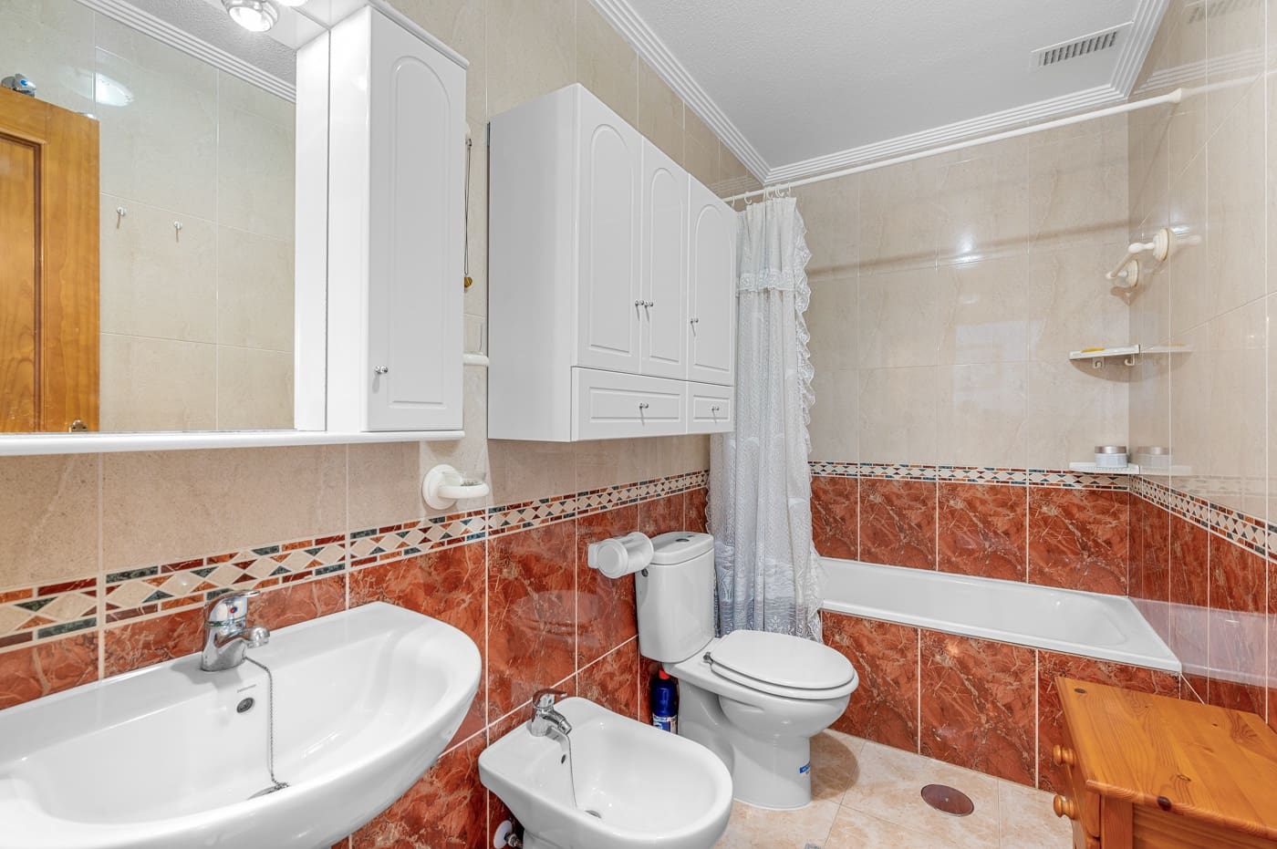 2 soverom Strandleiligheter til salgs i Torrevieja med svømmebasseng - € 149 000 (Ref: 10163408)