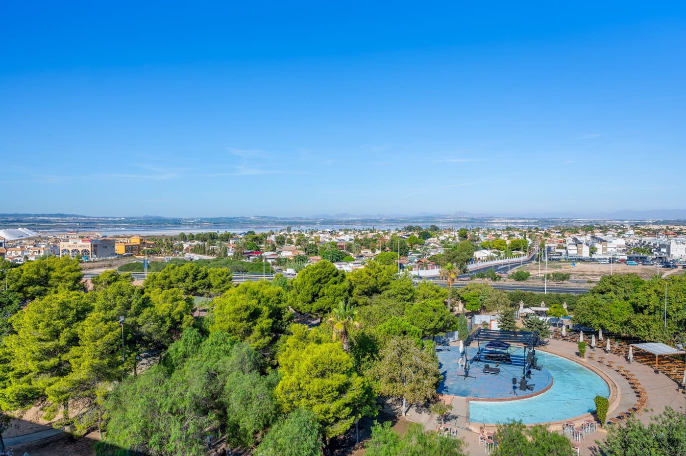 2 soverom Strandleiligheter til salgs i Torrevieja med svømmebasseng - € 149 000 (Ref: 10163408)