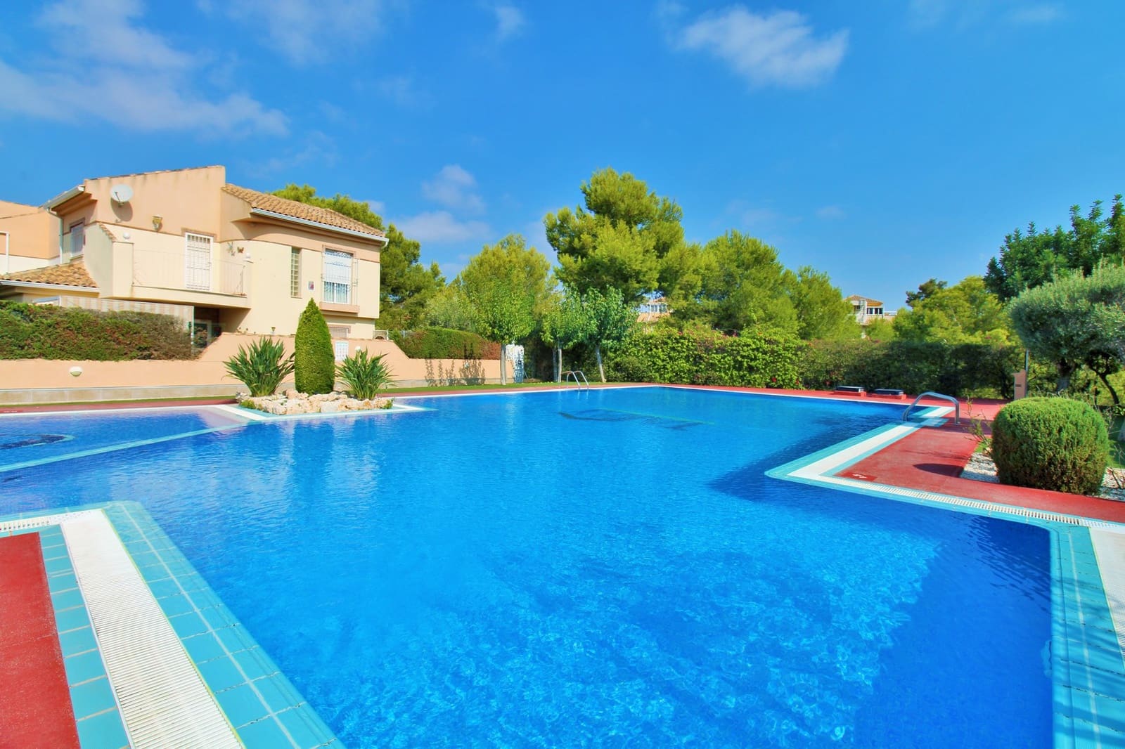 3 bedroom Townhouse for sale in Playa Flamenca with pool garage - € 225,000 (Ref: 10168172)