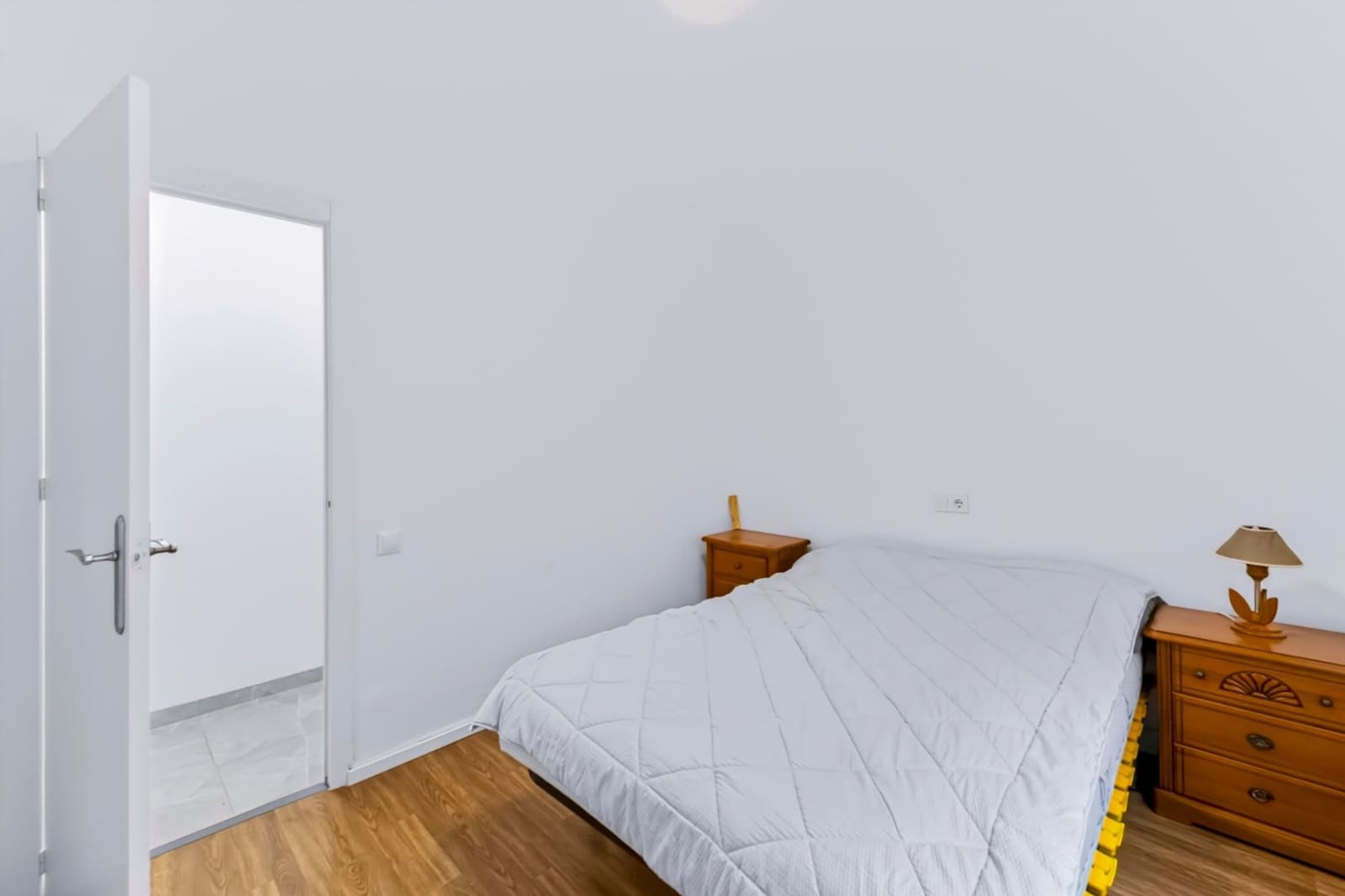 Piso de 3 habitaciones en Guardamar del Segura en venta - 187.500 € (Ref: 10168174)