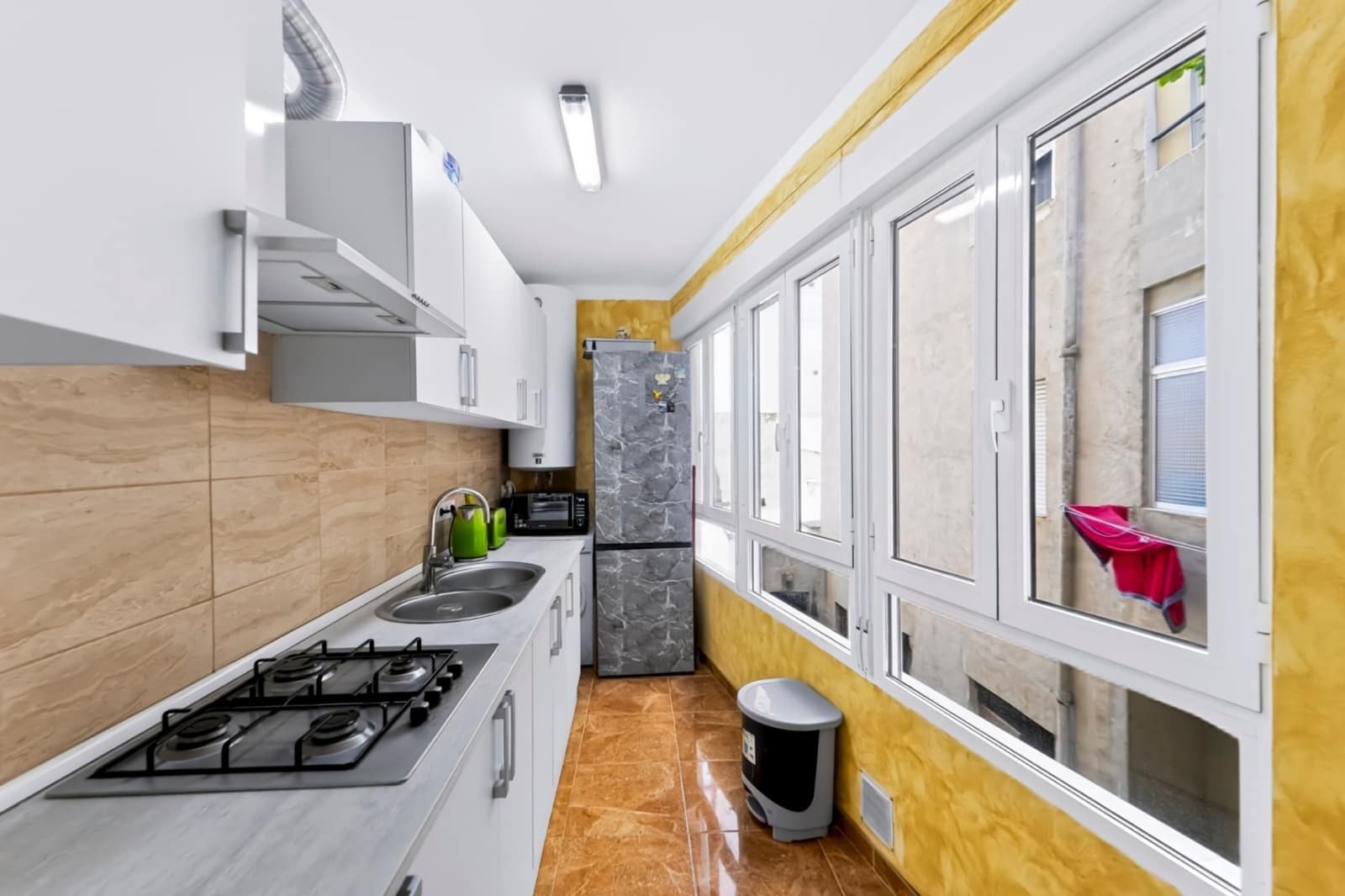 Piso de 3 habitaciones en Guardamar del Segura en venta - 187.500 € (Ref: 10168174)