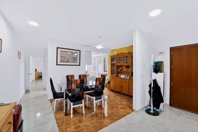 3 slaapkamer Flat te koop in Zona Pueblo, Guardamar del Segura - € 187.500 (Ref: 10168174)