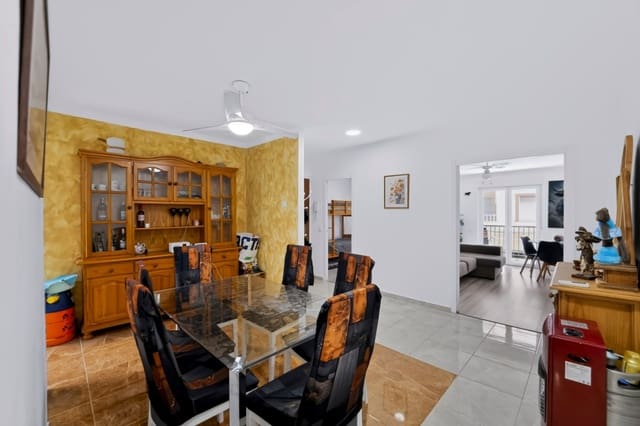 3 slaapkamer Flat te koop in Zona Pueblo, Guardamar del Segura - € 187.500 (Ref: 10168174)