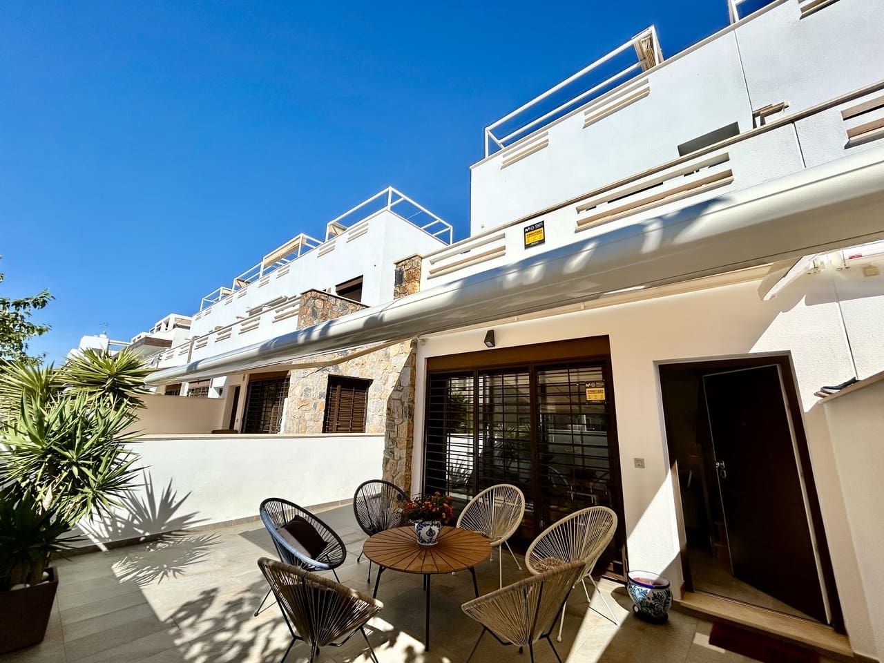 3 soveværelse Byhus til salg i Torre de la Horadada med swimmingpool - € 429.995 (Ref: 10171130)